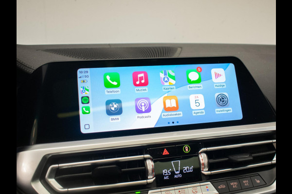 BMW 3 Serie Touring 320e M Sport (PANORAMADAK,APPLE CARPLAY,NAVI,SFEERVERLICHTING,STOELVERWARMING,CAMERA,LEDER,CRUISE,CLIMATE)