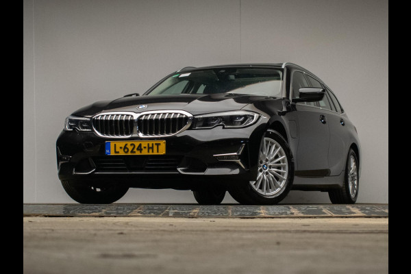 BMW 3 Serie Touring 320e M Sport (PANORAMADAK,APPLE CARPLAY,NAVI,SFEERVERLICHTING,STOELVERWARMING,CAMERA,LEDER,CRUISE,CLIMATE)