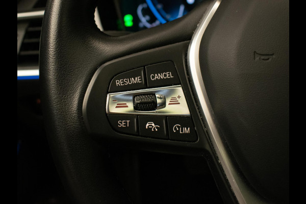 BMW 3 Serie Touring 320e M Sport (PANORAMADAK,APPLE CARPLAY,NAVI,SFEERVERLICHTING,STOELVERWARMING,CAMERA,LEDER,CRUISE,CLIMATE)