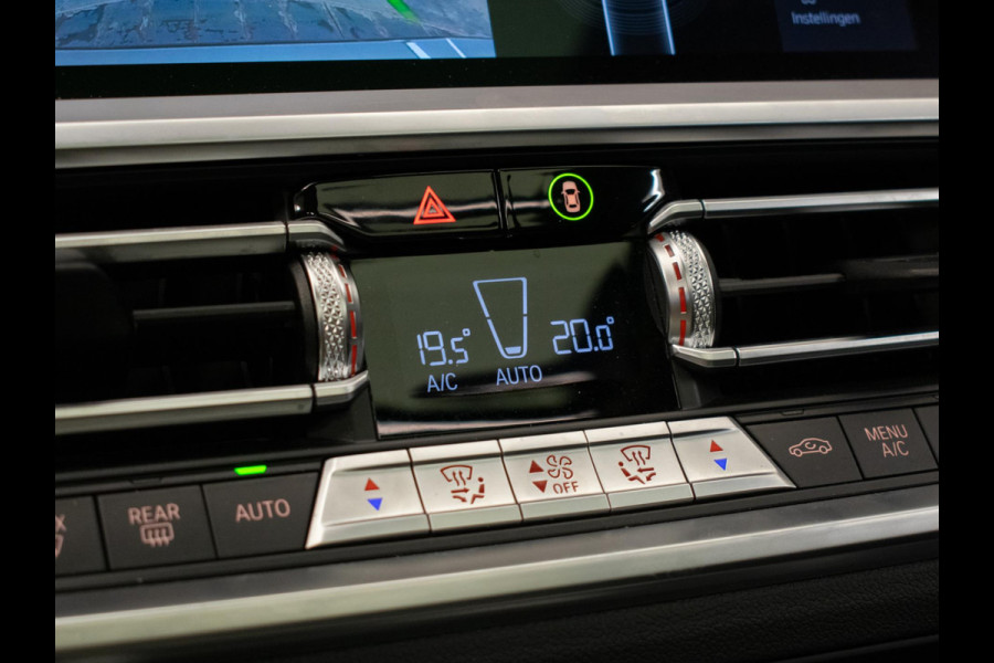 BMW 3 Serie Touring 320e M Sport (PANORAMADAK,APPLE CARPLAY,NAVI,SFEERVERLICHTING,STOELVERWARMING,CAMERA,LEDER,CRUISE,CLIMATE)