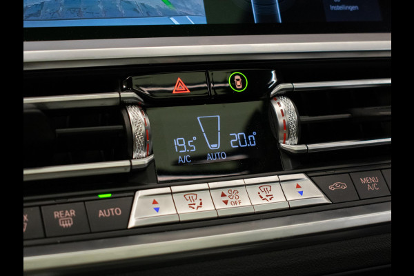 BMW 3 Serie Touring 320e M Sport (PANORAMADAK,APPLE CARPLAY,NAVI,SFEERVERLICHTING,STOELVERWARMING,CAMERA,LEDER,CRUISE,CLIMATE)