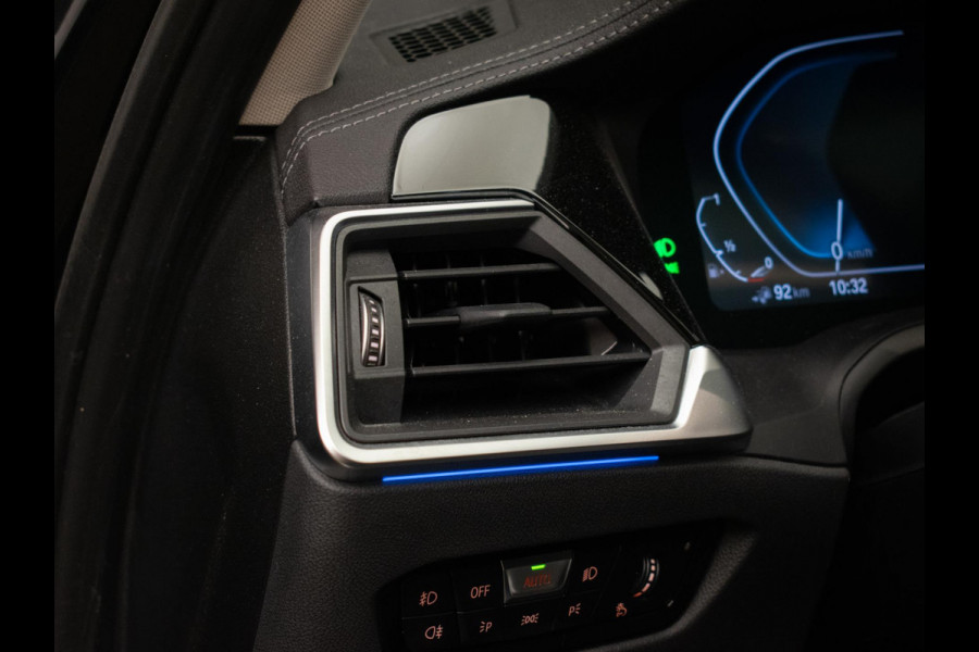 BMW 3 Serie Touring 320e M Sport (PANORAMADAK,APPLE CARPLAY,NAVI,SFEERVERLICHTING,STOELVERWARMING,CAMERA,LEDER,CRUISE,CLIMATE)