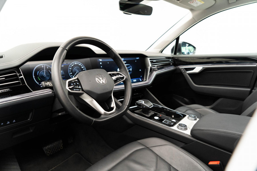Volkswagen Touareg 3.0 TSi eHybrid 4MOTION |Pano|Leder|Luchtvering|Dodehoek|