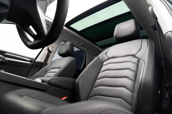 Volkswagen Touareg 3.0 TSi eHybrid 4MOTION |Pano|Leder|Luchtvering|Dodehoek|