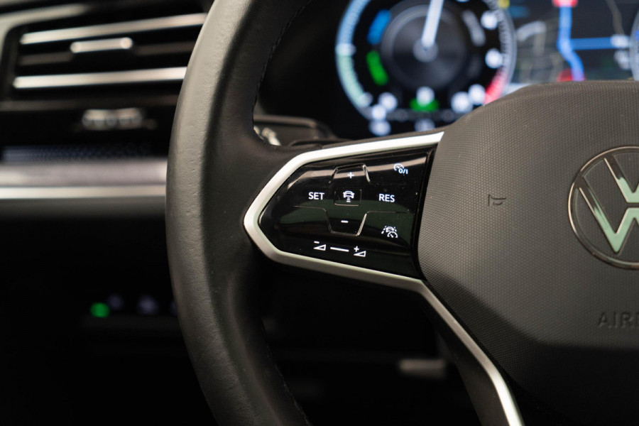Volkswagen Touareg 3.0 TSi eHybrid 4MOTION |Pano|Leder|Luchtvering|Dodehoek|