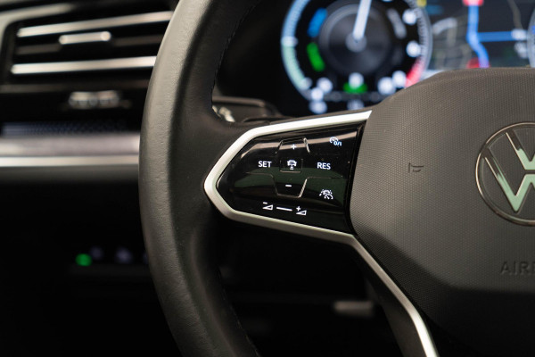 Volkswagen Touareg 3.0 TSi eHybrid 4MOTION |Pano|Leder|Luchtvering|Dodehoek|
