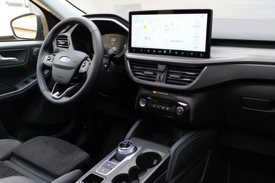 Ford Kuga 2.5 PHEV Active X 4J Garantie | Panoramadak | Nieuwstaat | Winter Pack