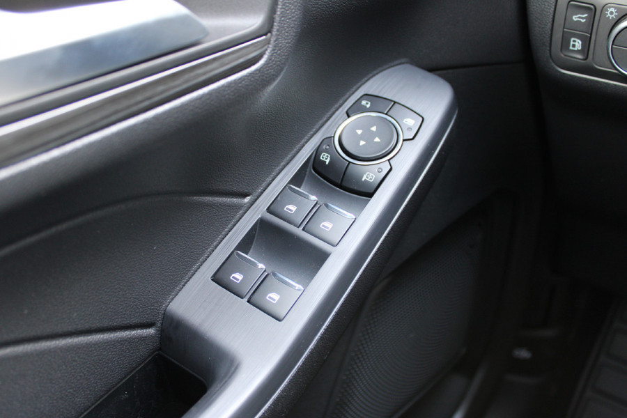 Ford Kuga 2.5 PHEV Active X 4J Garantie | Panoramadak | Nieuwstaat | Winter Pack