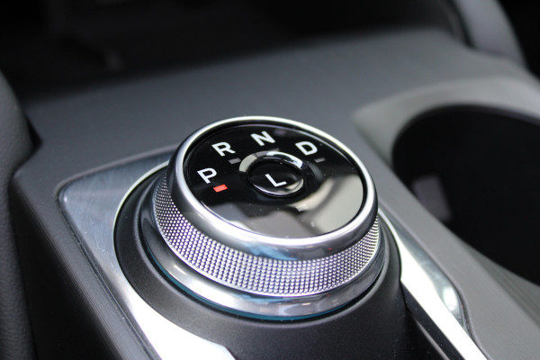 Ford Kuga 2.5 PHEV Active X 4J Garantie | Panoramadak | Nieuwstaat | Winter Pack