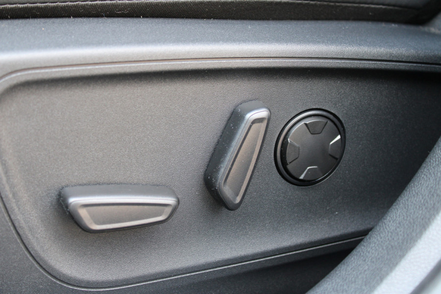 Ford Kuga 2.5 PHEV Active X 4J Garantie | Panoramadak | Nieuwstaat | Winter Pack