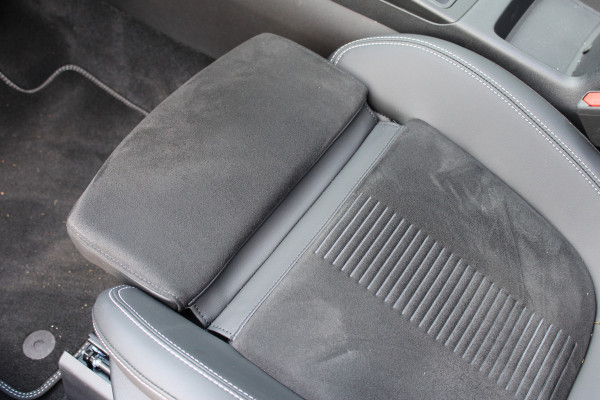 Ford Kuga 2.5 PHEV Active X 4J Garantie | Panoramadak | Nieuwstaat | Winter Pack