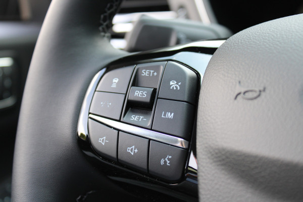 Ford Kuga 2.5 PHEV Active X 4J Garantie | Panoramadak | Nieuwstaat | Winter Pack