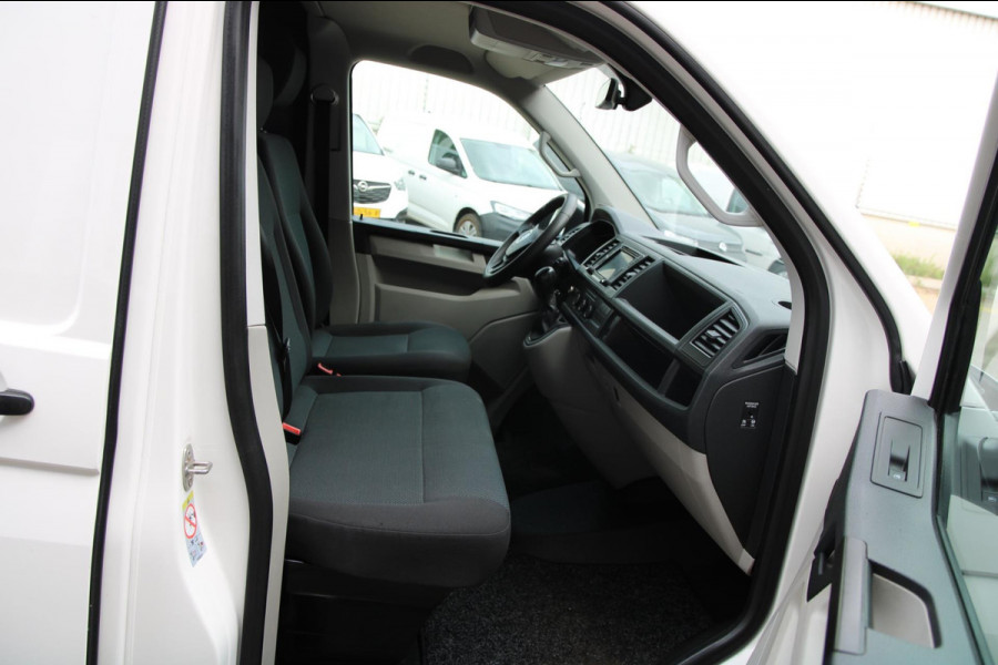 Volkswagen Transporter Volkswagen Transporter 2.0 TDI L1H1 Comfort / Automaat / Cruise / App connect / Navi / 3 zits