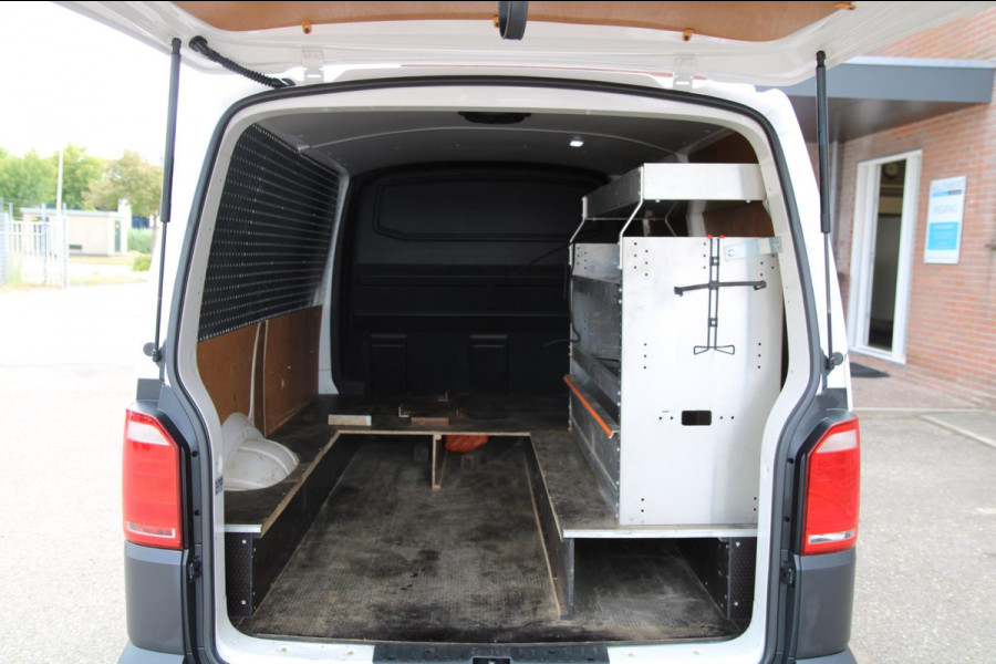 Volkswagen Transporter Volkswagen Transporter 2.0 TDI L1H1 Comfort / Automaat / Cruise / App connect / Navi / 3 zits