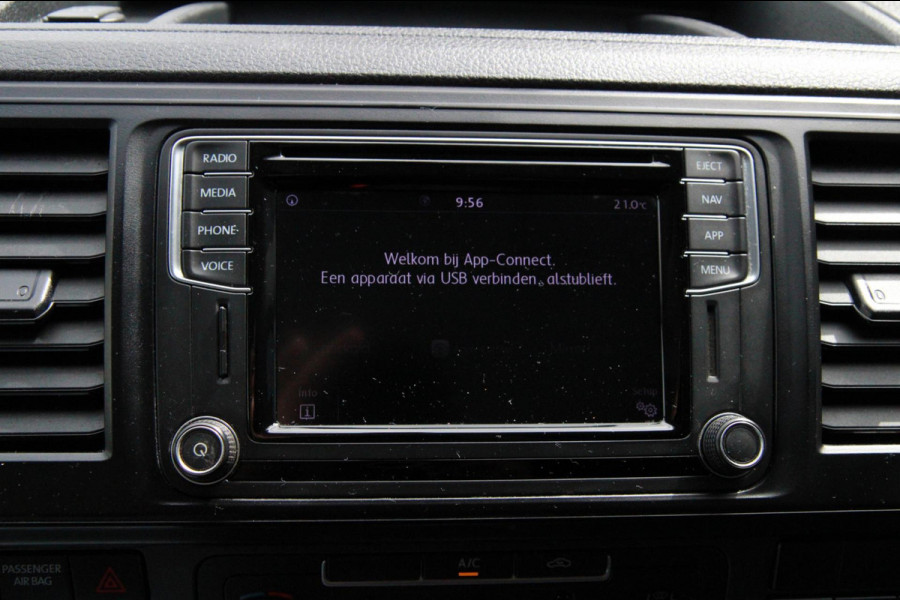 Volkswagen Transporter Volkswagen Transporter 2.0 TDI L1H1 Comfort / Automaat / Cruise / App connect / Navi / 3 zits
