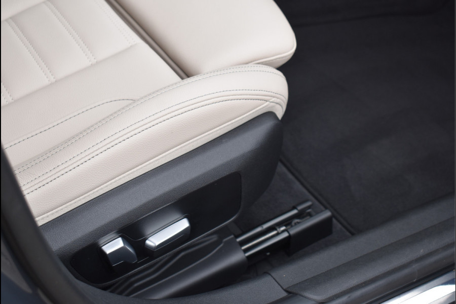 BMW 3 Serie Touring 330e xDrive M-Sport 292 Pk Pano Memory Head-Up Laser Vol Leder 19 Inch