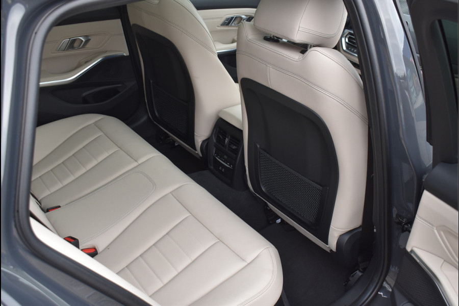 BMW 3 Serie Touring 330e xDrive M-Sport 292 Pk Pano Memory Head-Up Laser Vol Leder 19 Inch
