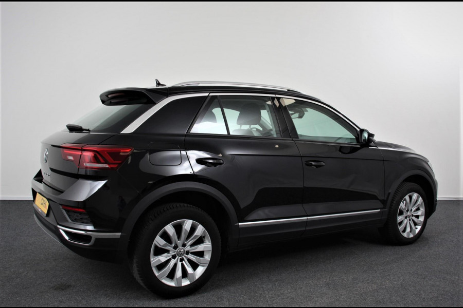 Volkswagen T-Roc 1.5 TSI 150pk DSG Sport Plus | Navigatie | Climate Control | Cruise control adaptief | Camera | Parkeer sensoren | Electrisch bedienbare achterklep| Lichtmetalen Velgen