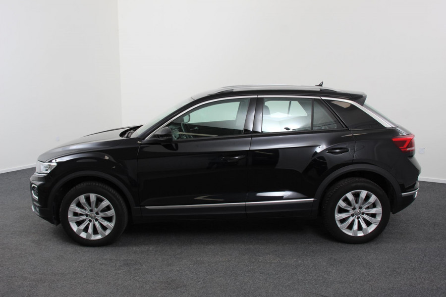 Volkswagen T-Roc 1.5 TSI 150pk DSG Sport Plus | Navigatie | Climate Control | Cruise control adaptief | Camera | Parkeer sensoren | Electrisch bedienbare achterklep| Lichtmetalen Velgen