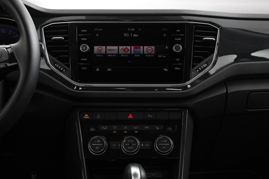 Volkswagen T-Roc 1.5 TSI 150pk DSG Sport Plus | Navigatie | Climate Control | Cruise control adaptief | Camera | Parkeer sensoren | Electrisch bedienbare achterklep| Lichtmetalen Velgen