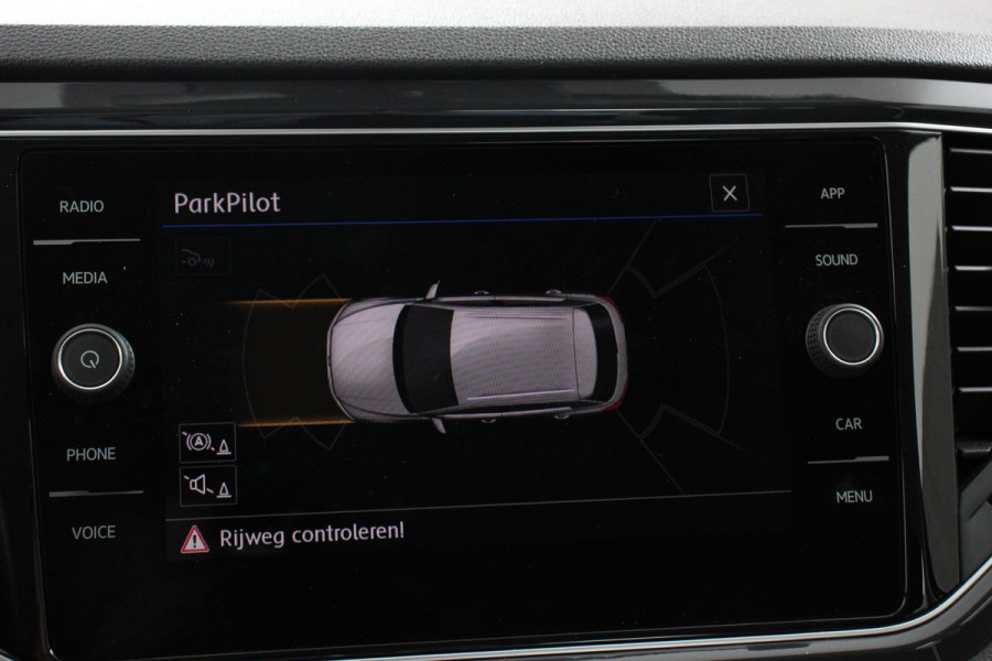 Volkswagen T-Roc 1.5 TSI 150pk DSG Sport Plus | Navigatie | Climate Control | Cruise control adaptief | Camera | Parkeer sensoren | Electrisch bedienbare achterklep| Lichtmetalen Velgen
