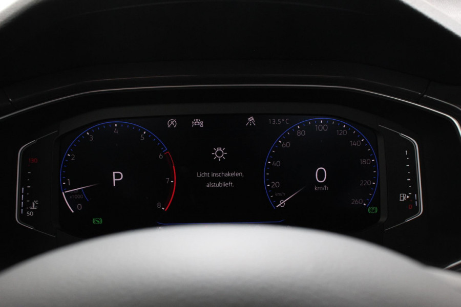 Volkswagen T-Roc 1.5 TSI 150pk DSG Sport Plus | Navigatie | Climate Control | Cruise control adaptief | Camera | Parkeer sensoren | Electrisch bedienbare achterklep| Lichtmetalen Velgen