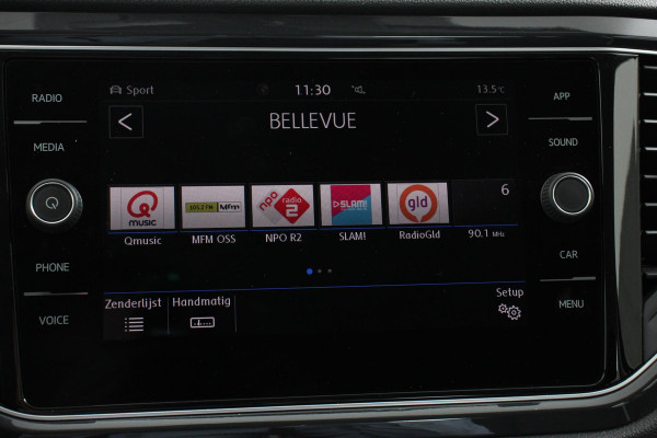 Volkswagen T-Roc 1.5 TSI 150pk DSG Sport Plus | Navigatie | Climate Control | Cruise control adaptief | Camera | Parkeer sensoren | Electrisch bedienbare achterklep| Lichtmetalen Velgen