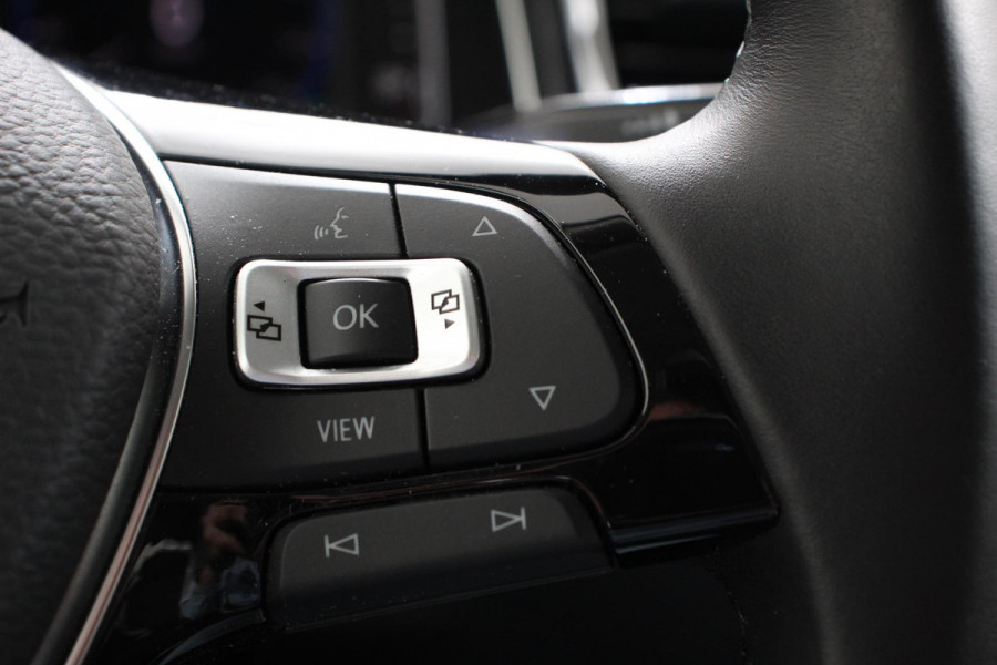 Volkswagen T-Roc 1.5 TSI 150pk DSG Sport Plus | Navigatie | Climate Control | Cruise control adaptief | Camera | Parkeer sensoren | Electrisch bedienbare achterklep| Lichtmetalen Velgen