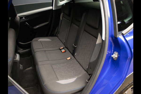 Peugeot 2008 1.2 PureTech Signature Sport (APPLE CARPLAY,NAVI,CRUISE,PDC,LED,LEDER,SPORTSTOELEN,GETINT,LM VELGEN,NETTE STAAT)