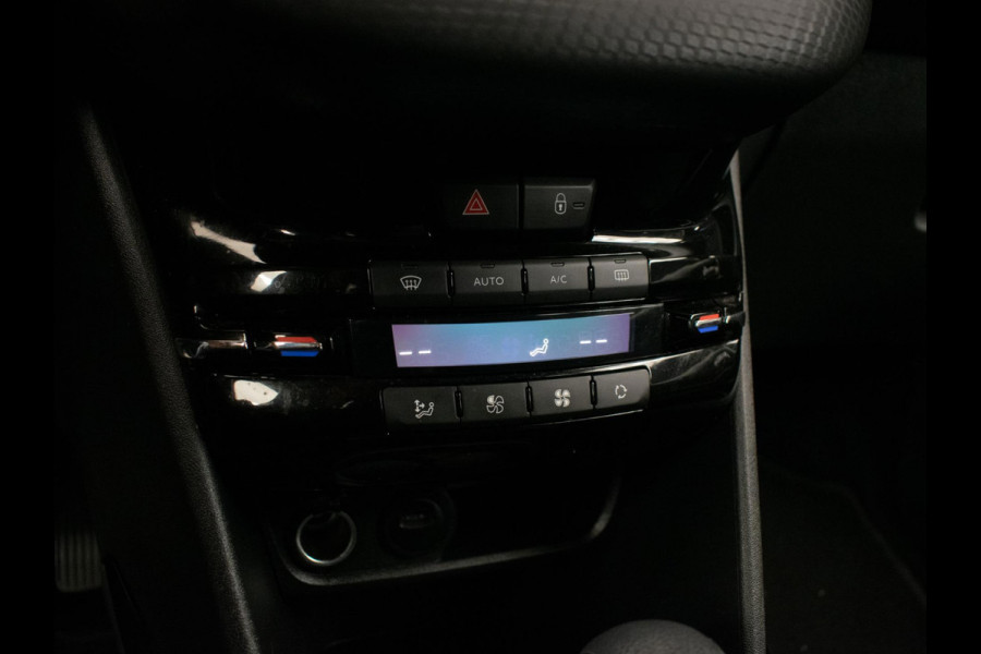 Peugeot 2008 1.2 PureTech Signature Sport (APPLE CARPLAY,NAVI,CRUISE,PDC,LED,LEDER,SPORTSTOELEN,GETINT,LM VELGEN,NETTE STAAT)