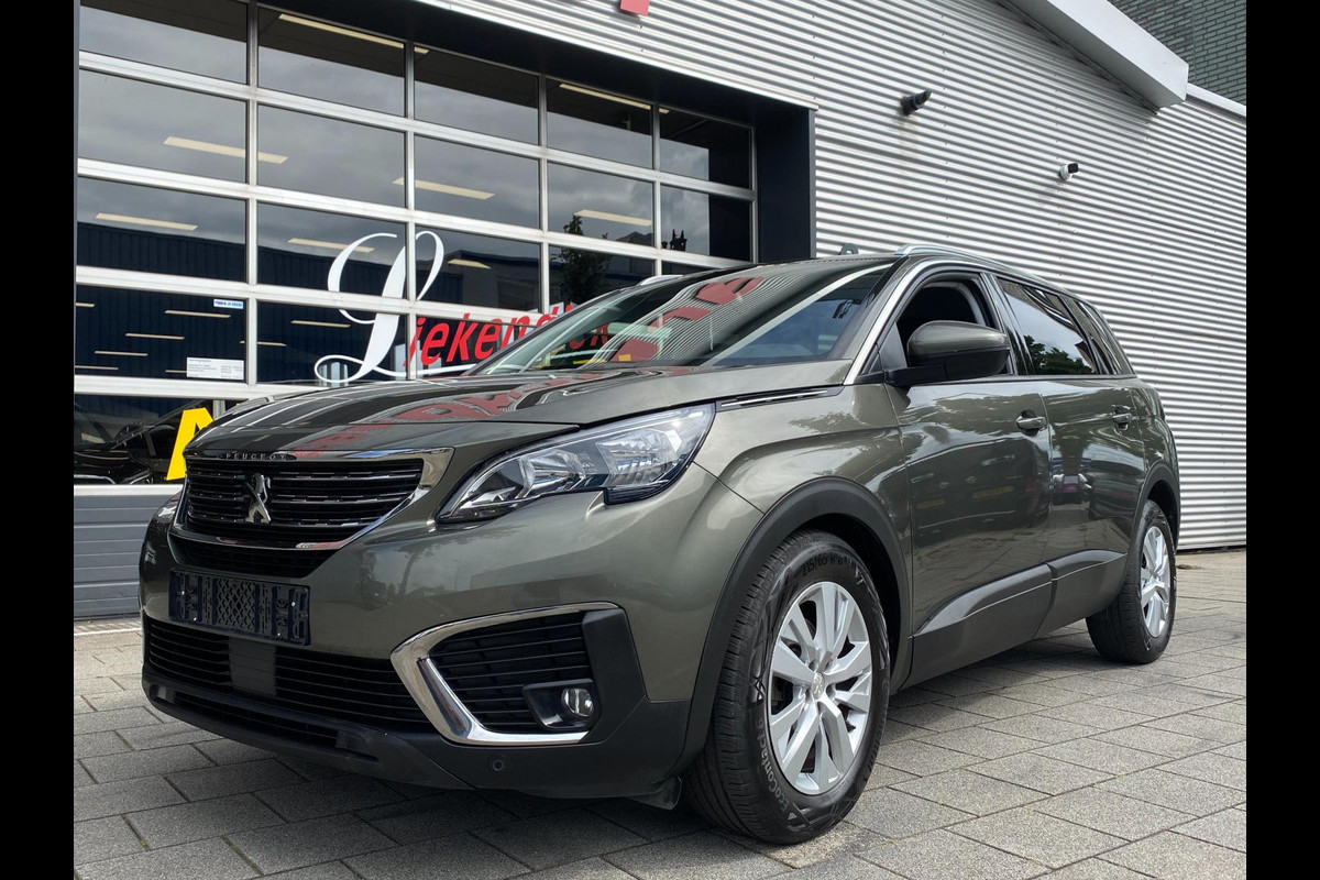 Peugeot 5008 1.2 PureTech 7 Personen - AUTOMAAT - Navigatie/Apple CarPlay I Airco I LED I PDC I Sport velgen I Dealer onderhouden Peugeot 5008 1.2 PureTech 7 Personen - AUTOMAAT - Navigatie/Apple CarPlay I Airco I LED I PDC I Sport velgen I Dealer onderhouden