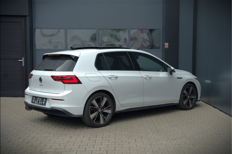 Volkswagen Golf 2.0 TDI GTD | Panoramadak | Stoelverwarming | Stuurverwarming | Adaptive Cruise Control | Apple Carplay | Sport & Sound | Adaptief Onderstel | Keyless | IQ Light LED | Camera | Ambiance Verlichting