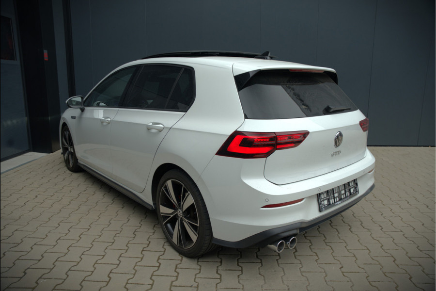 Volkswagen Golf 2.0 TDI GTD | Panoramadak | Stoelverwarming | Stuurverwarming | Adaptive Cruise Control | Apple Carplay | Sport & Sound | Adaptief Onderstel | Keyless | IQ Light LED | Camera | Ambiance Verlichting
