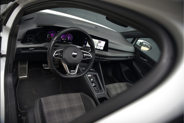 Volkswagen Golf 2.0 TDI GTD | Panoramadak | Stoelverwarming | Stuurverwarming | Adaptive Cruise Control | Apple Carplay | Sport & Sound | Adaptief Onderstel | Keyless | IQ Light LED | Camera | Ambiance Verlichting