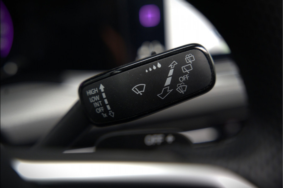 Volkswagen Golf 2.0 TDI GTD | Panoramadak | Stoelverwarming | Stuurverwarming | Adaptive Cruise Control | Apple Carplay | Sport & Sound | Adaptief Onderstel | Keyless | IQ Light LED | Camera | Ambiance Verlichting