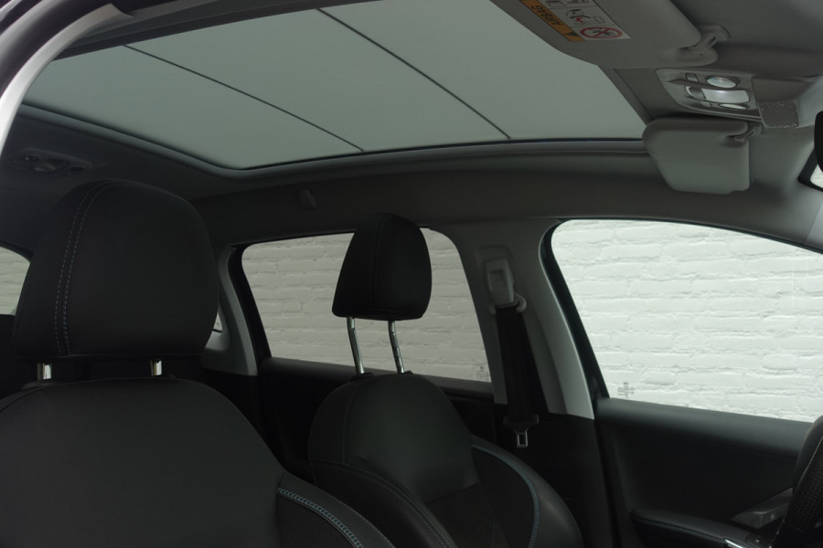 Peugeot 2008 1.2 PureTech Allure - Crossway | Nav | Pano dak | Clima | 17 Lmv | Goed onderhouden