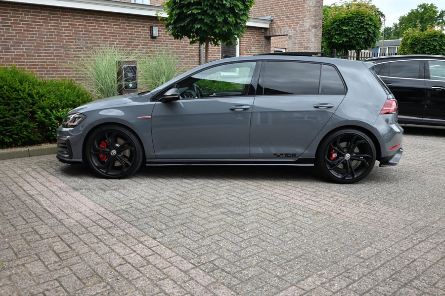Volkswagen Golf 2.0 TSI GTI TCR | 290PK | PANO | CAMERA | VIRTUAL | PURE GREY | Adaptive | Keyless | 19'' |