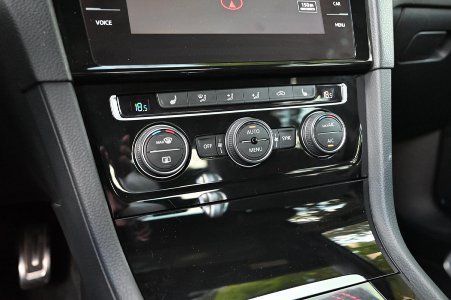 Volkswagen Golf 2.0 TSI GTI TCR | 290PK | PANO | CAMERA | VIRTUAL | PURE GREY | Adaptive | Keyless | 19'' |