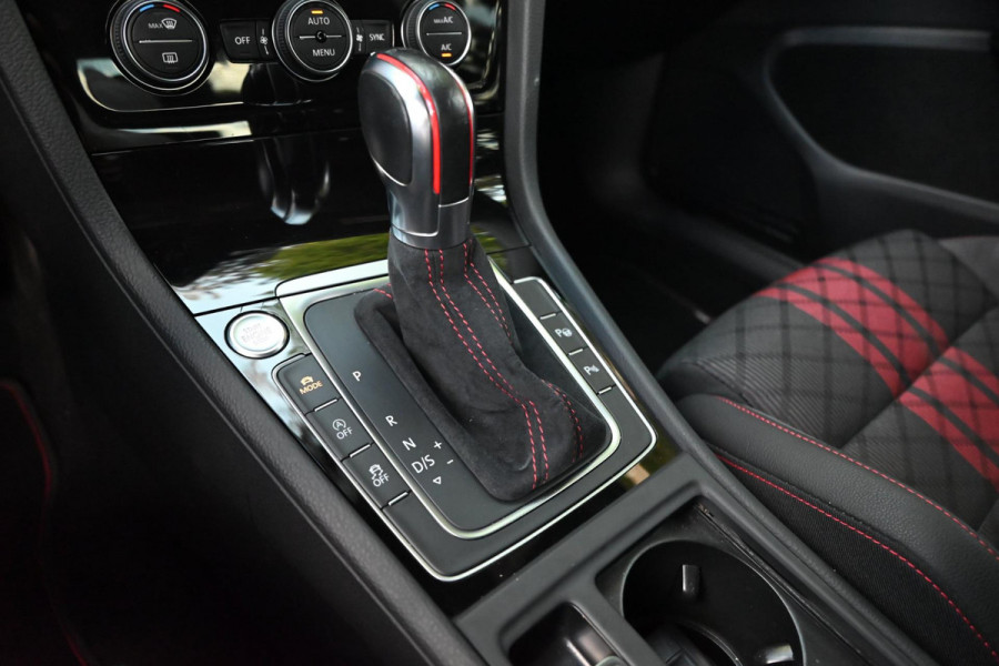 Volkswagen Golf 2.0 TSI GTI TCR | 290PK | PANO | CAMERA | VIRTUAL | PURE GREY | Adaptive | Keyless | 19'' |