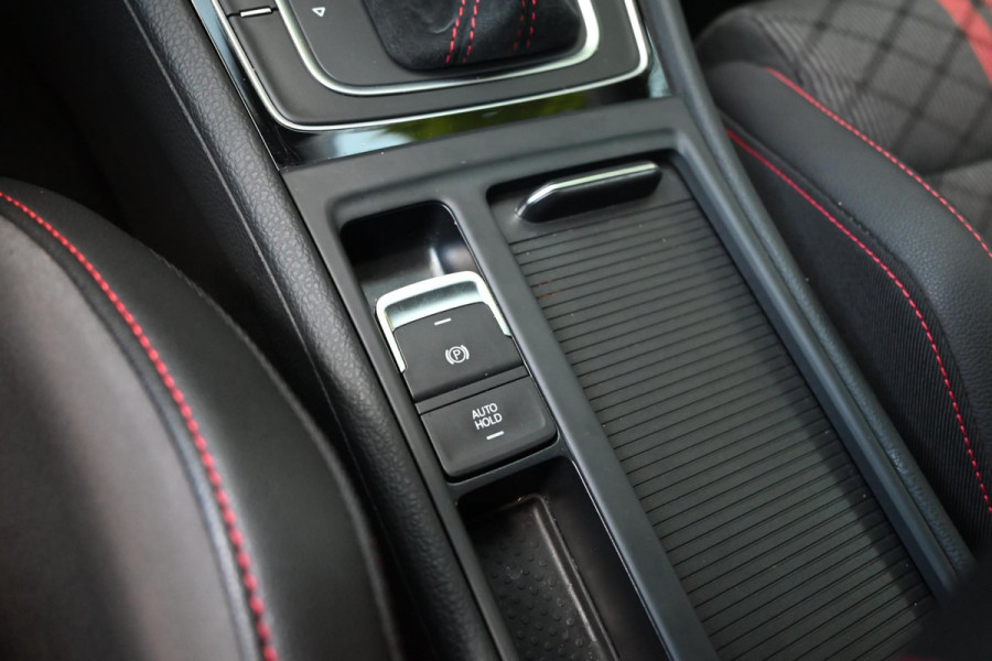 Volkswagen Golf 2.0 TSI GTI TCR | 290PK | PANO | CAMERA | VIRTUAL | PURE GREY | Adaptive | Keyless | 19'' |