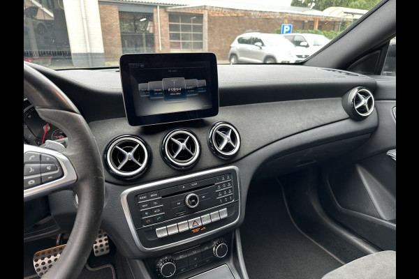 Mercedes-Benz CLA-Klasse Shooting Brake 200 Prestige AMG-LINE / PANO / STOELVERWARMING / DEFA ALARM