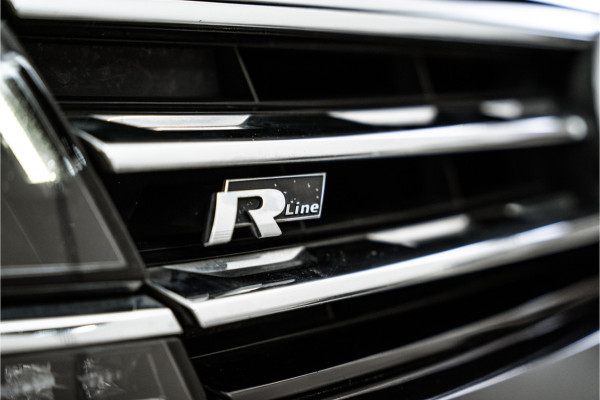 Volkswagen Tiguan 1.4 TSI ACT Highline R-Line 150PK NL AUTO+NAP+1e Eigenaar | Pano | Navi | Virtual
