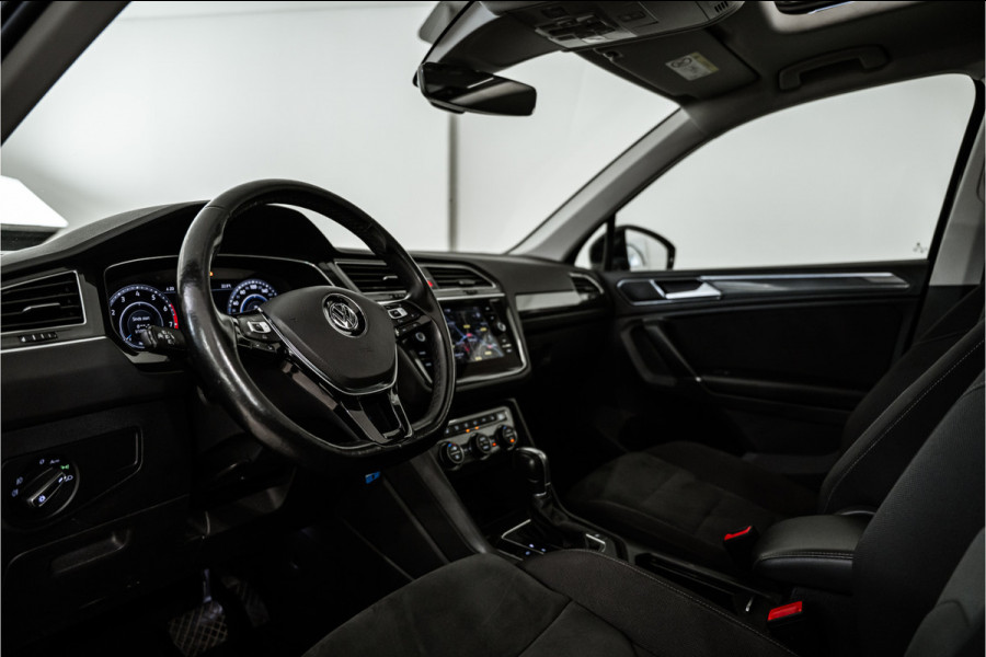 Volkswagen Tiguan 1.4 TSI ACT Highline R-Line 150PK NL AUTO+NAP+1e Eigenaar | Pano | Navi | Virtual