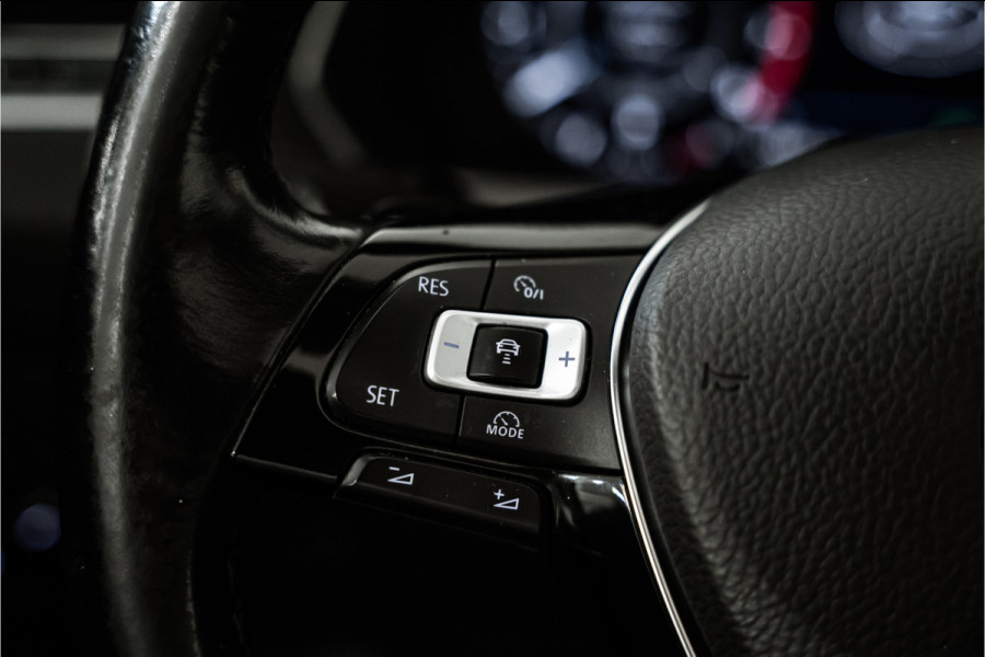 Volkswagen Tiguan 1.4 TSI ACT Highline R-Line 150PK NL AUTO+NAP+1e Eigenaar | Pano | Navi | Virtual