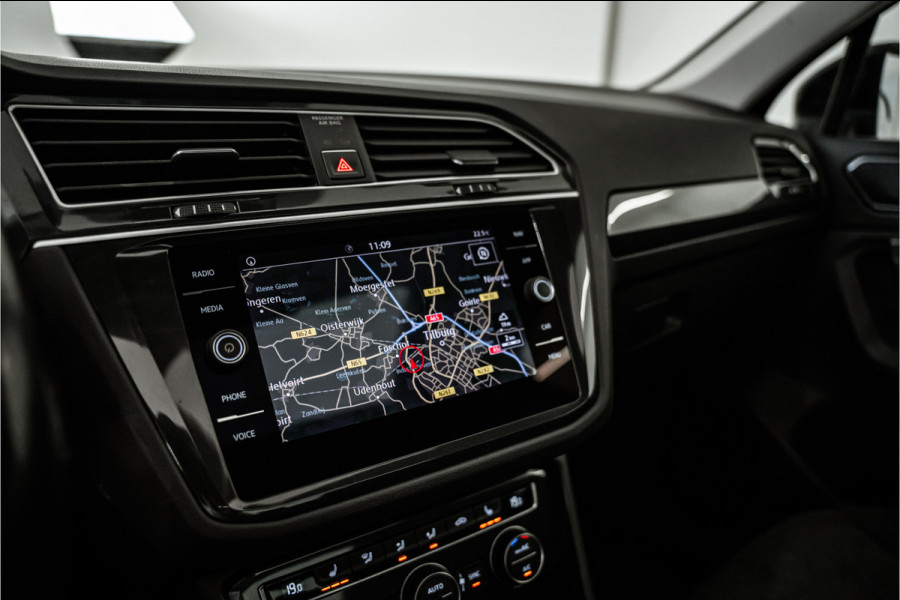 Volkswagen Tiguan 1.4 TSI ACT Highline R-Line 150PK NL AUTO+NAP+1e Eigenaar | Pano | Navi | Virtual