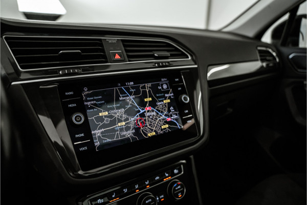 Volkswagen Tiguan 1.4 TSI ACT Highline R-Line 150PK NL AUTO+NAP+1e Eigenaar | Pano | Navi | Virtual