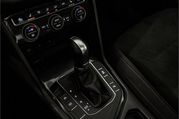 Volkswagen Tiguan 1.4 TSI ACT Highline R-Line 150PK NL AUTO+NAP+1e Eigenaar | Pano | Navi | Virtual