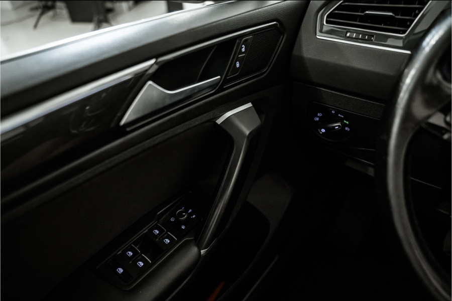 Volkswagen Tiguan 1.4 TSI ACT Highline R-Line 150PK NL AUTO+NAP+1e Eigenaar | Pano | Navi | Virtual