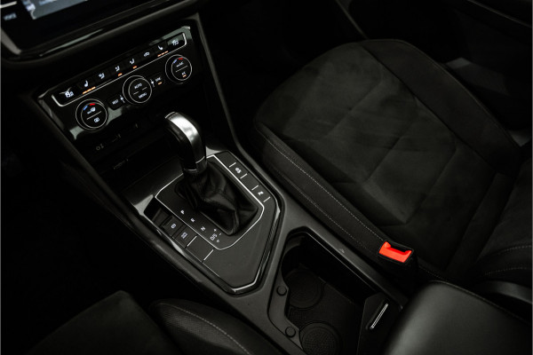 Volkswagen Tiguan 1.4 TSI ACT Highline R-Line 150PK NL AUTO+NAP+1e Eigenaar | Pano | Navi | Virtual