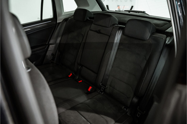 Volkswagen Tiguan 1.4 TSI ACT Highline R-Line 150PK NL AUTO+NAP+1e Eigenaar | Pano | Navi | Virtual